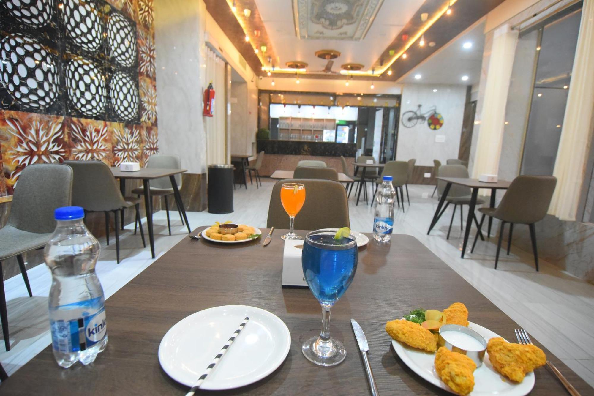R Empire Revtree Otel Dāvangere Dış mekan fotoğraf