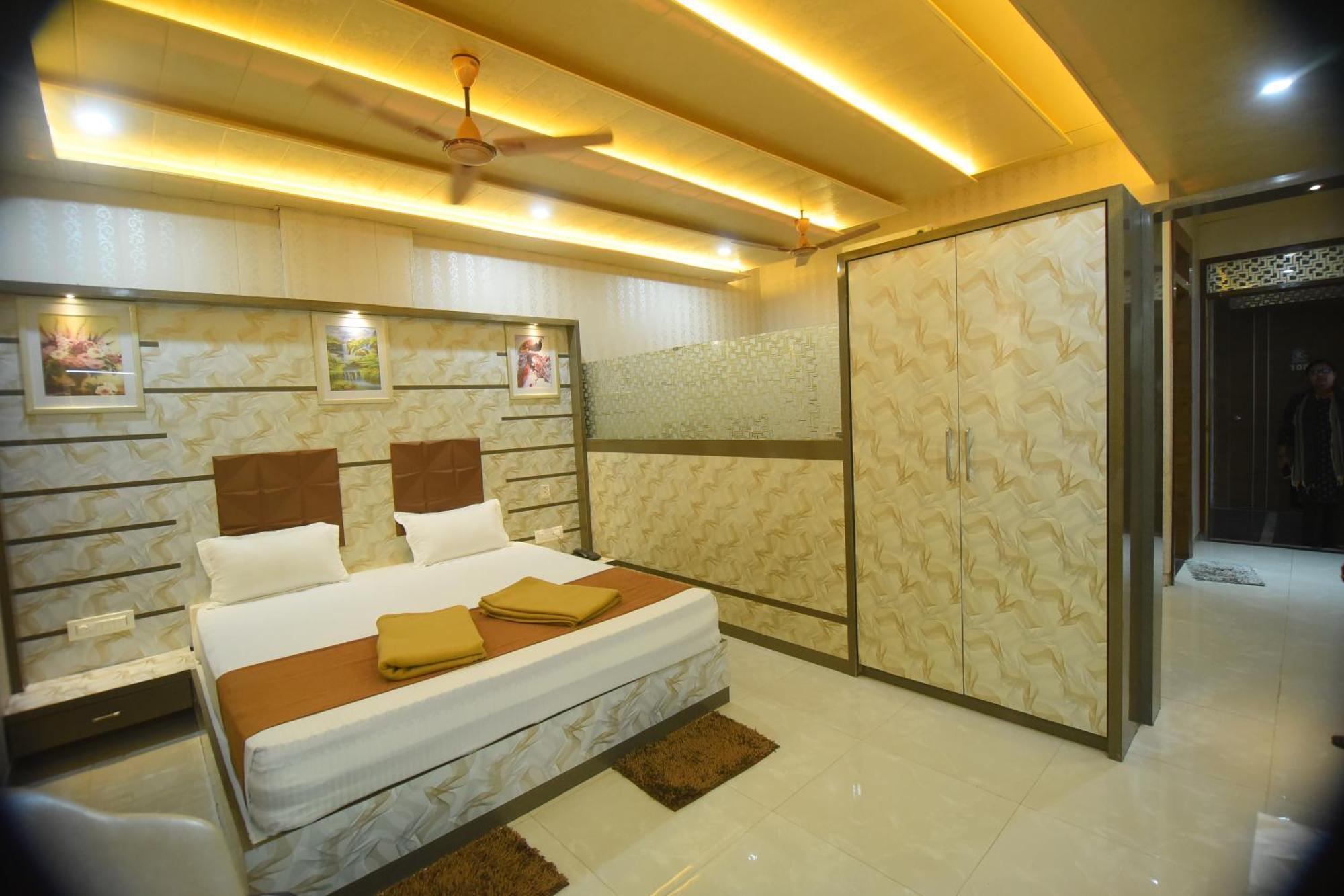 R Empire Revtree Otel Dāvangere Dış mekan fotoğraf